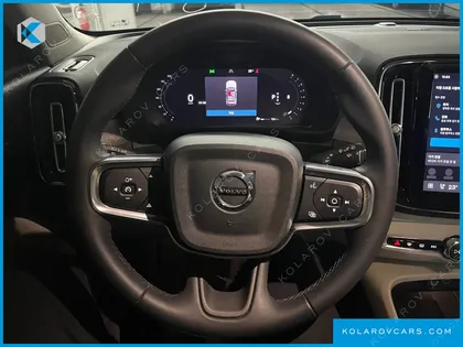 VOLVO XC40 B4 ULTIMATE BRIGHT