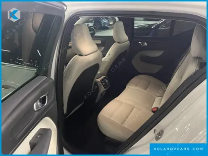 VOLVO XC40 B4 ULTIMATE BRIGHT