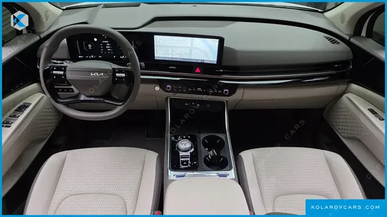 KIA CARNIVAL GASOLINE 7-SEATER SIGNATURE