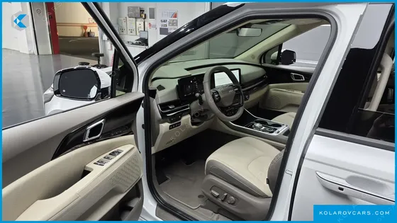 KIA CARNIVAL GASOLINE 7-SEATER SIGNATURE