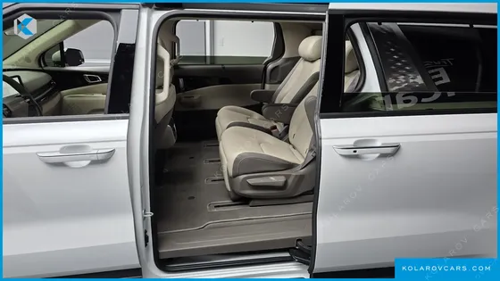 KIA CARNIVAL GASOLINE 7-SEATER SIGNATURE