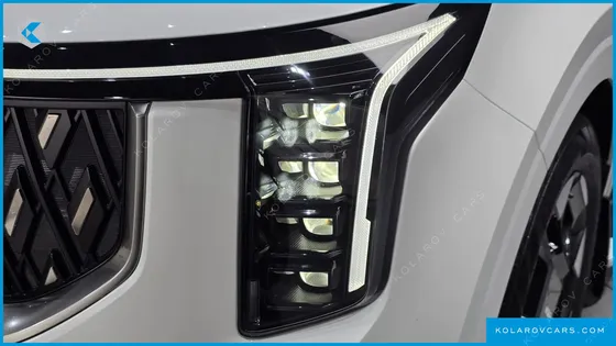 KIA CARNIVAL GASOLINE 7-SEATER SIGNATURE