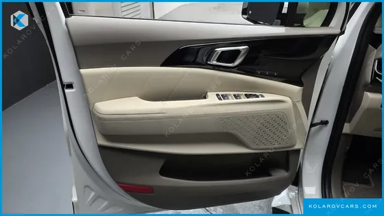 KIA CARNIVAL GASOLINE 7-SEATER SIGNATURE