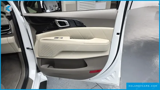 KIA CARNIVAL GASOLINE 7-SEATER SIGNATURE