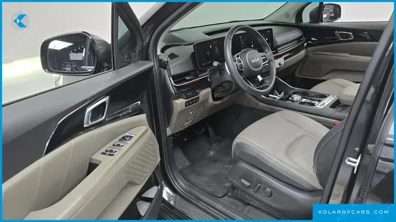 KIA CARNIVAL GASOLINE 7-SEATER GRAVITY