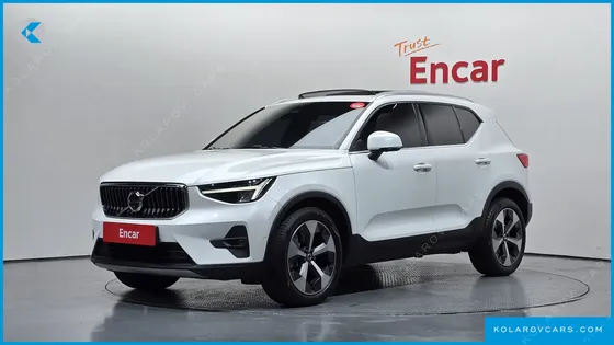 VOLVO XC40 B4 ULTIMATE BRIGHT