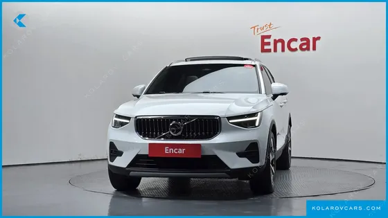 VOLVO XC40 B4 ULTIMATE BRIGHT