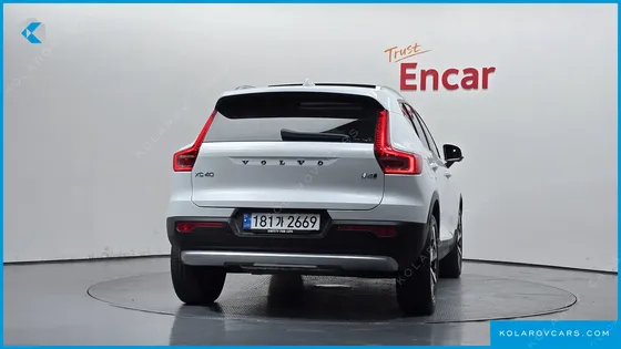 VOLVO XC40 B4 ULTIMATE BRIGHT