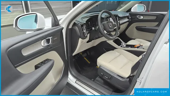 VOLVO XC40 B4 ULTIMATE BRIGHT