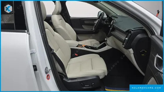 VOLVO XC40 B4 ULTIMATE BRIGHT