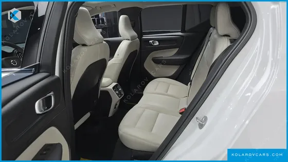 VOLVO XC40 B4 ULTIMATE BRIGHT
