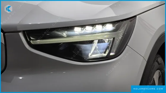 VOLVO XC40 B4 ULTIMATE BRIGHT