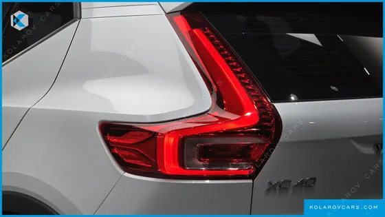 VOLVO XC40 B4 ULTIMATE BRIGHT