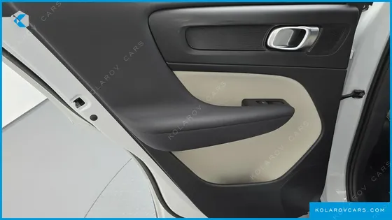 VOLVO XC40 B4 ULTIMATE BRIGHT