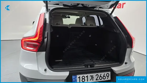 VOLVO XC40 B4 ULTIMATE BRIGHT