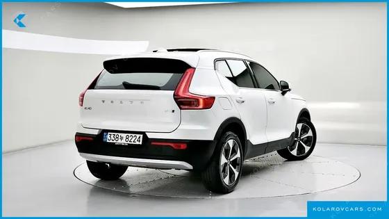 VOLVO XC40 B4 ULTRA BRIGHT