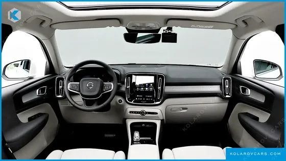 VOLVO XC40 B4 ULTRA BRIGHT