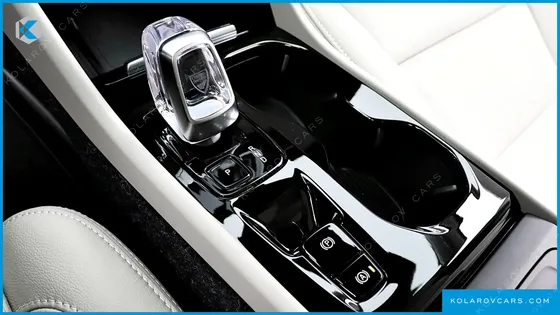VOLVO XC40 B4 ULTRA BRIGHT