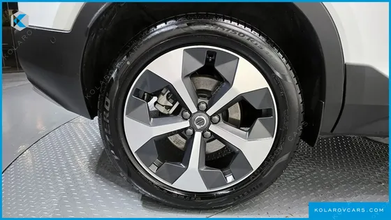 VOLVO XC40 B4 ULTRA BRIGHT