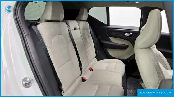 VOLVO XC40 B4 ULTRA BRIGHT