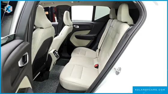 VOLVO XC40 B4 ULTRA BRIGHT