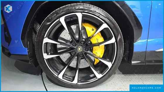 LAMBORGHINI URUS 4.0 V8