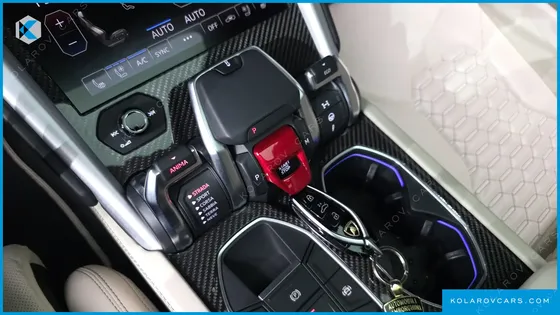 LAMBORGHINI URUS 4.0 V8