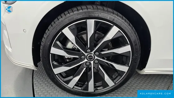 VOLVO S90 B5 ULTRA BRIGHT