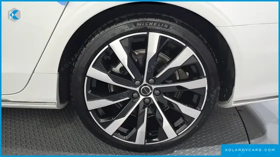 VOLVO S90 B5 ULTRA BRIGHT