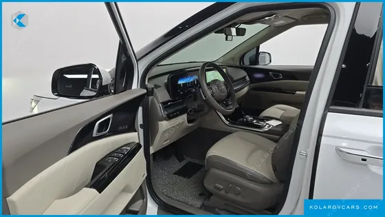 KIA CARNIVAL GASOLINE 7-SEATER HI-LIMOUSINE