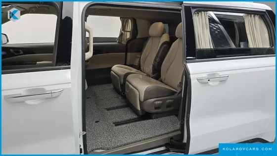 KIA CARNIVAL GASOLINE 7-SEATER HI-LIMOUSINE