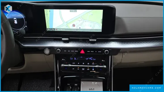 KIA CARNIVAL GASOLINE 7-SEATER HI-LIMOUSINE