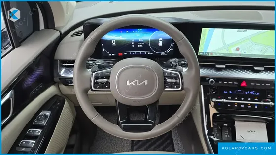 KIA CARNIVAL GASOLINE 7-SEATER HI-LIMOUSINE
