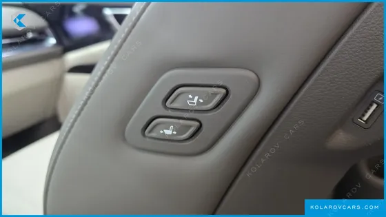 KIA CARNIVAL GASOLINE 7-SEATER HI-LIMOUSINE