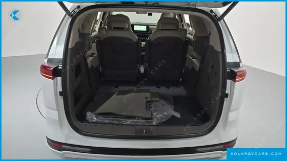 KIA CARNIVAL GASOLINE 7-SEATER HI-LIMOUSINE