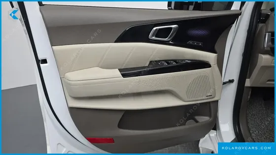 KIA CARNIVAL GASOLINE 7-SEATER HI-LIMOUSINE