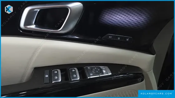 KIA CARNIVAL GASOLINE 9-SEATER HI-LIMOUSINE