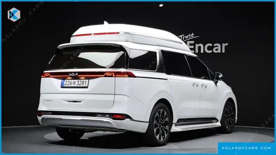 KIA CARNIVAL GASOLINE 7-SEATER HI-LIMOUSINE