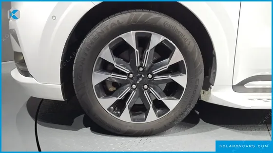 KIA CARNIVAL GASOLINE 7-SEATER HI-LIMOUSINE