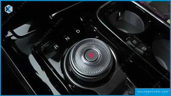 KIA CARNIVAL GASOLINE 7-SEATER HI-LIMOUSINE