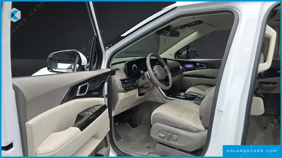 KIA CARNIVAL GASOLINE 7-SEATER HI-LIMOUSINE