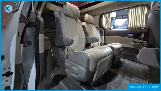 KIA CARNIVAL GASOLINE 7-SEATER HI-LIMOUSINE