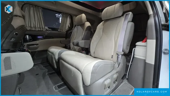 KIA CARNIVAL GASOLINE 7-SEATER HI-LIMOUSINE