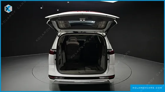 KIA CARNIVAL GASOLINE 7-SEATER HI-LIMOUSINE