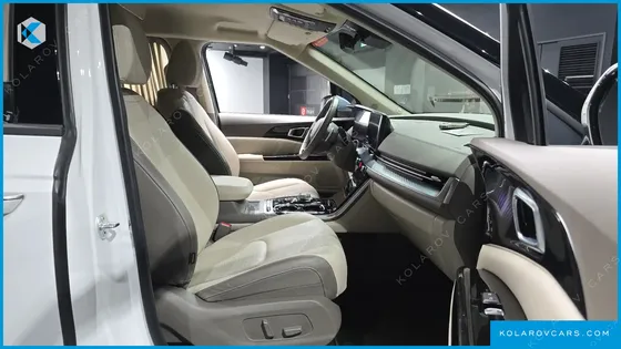 KIA CARNIVAL GASOLINE 7-SEATER HI-LIMOUSINE