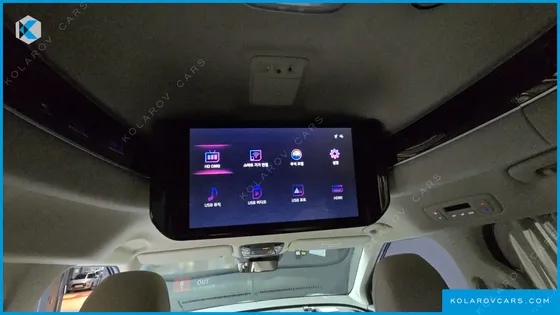 KIA CARNIVAL GASOLINE 7-SEATER HI-LIMOUSINE