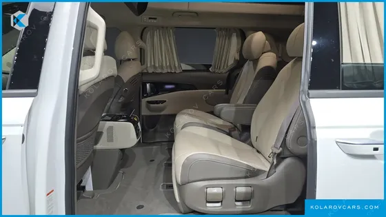 KIA CARNIVAL GASOLINE 7-SEATER HI-LIMOUSINE