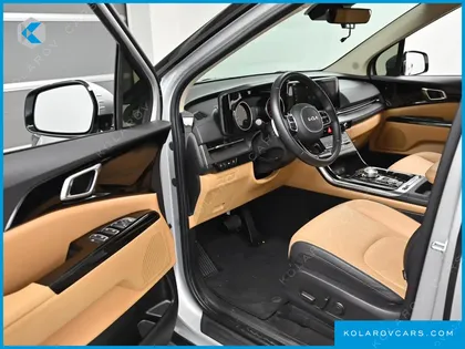 KIA CARNIVAL GASOLINE 9-SEATER NOBLESSE