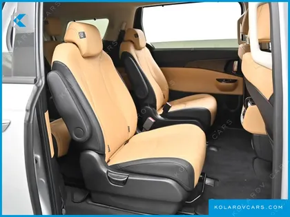 KIA CARNIVAL GASOLINE 9-SEATER NOBLESSE