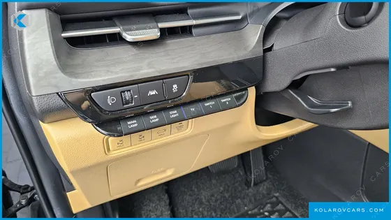 KIA CARNIVAL DIESEL 9-SEATER HI-LIMOUSINE(SPECIAL VEHICLE)